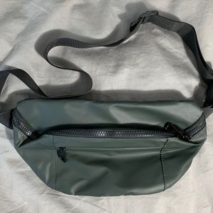 Fanny pack